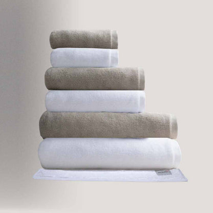 Toalhas de algodão e bambu em cinza-taupe e branco – minimalistas, absorventes e sustentáveis da Momo Cotton