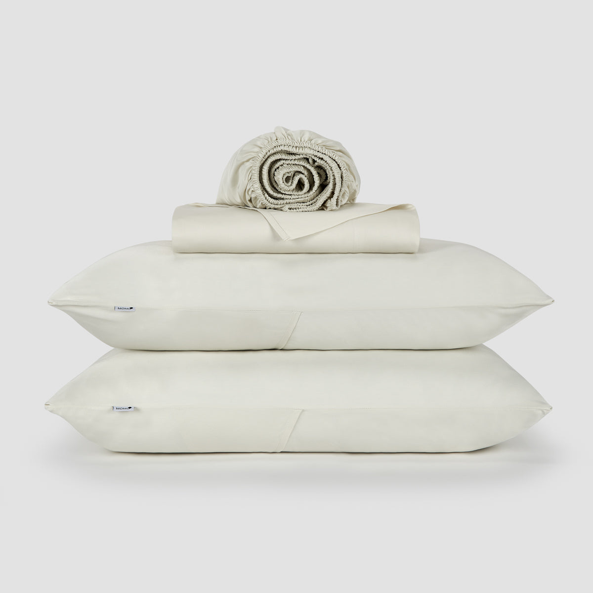 Jogo Lençol de Cima Branco pérola bambu by Momo Cotton – tecido de cetim 300 fios, suave, respirável e sustentável.