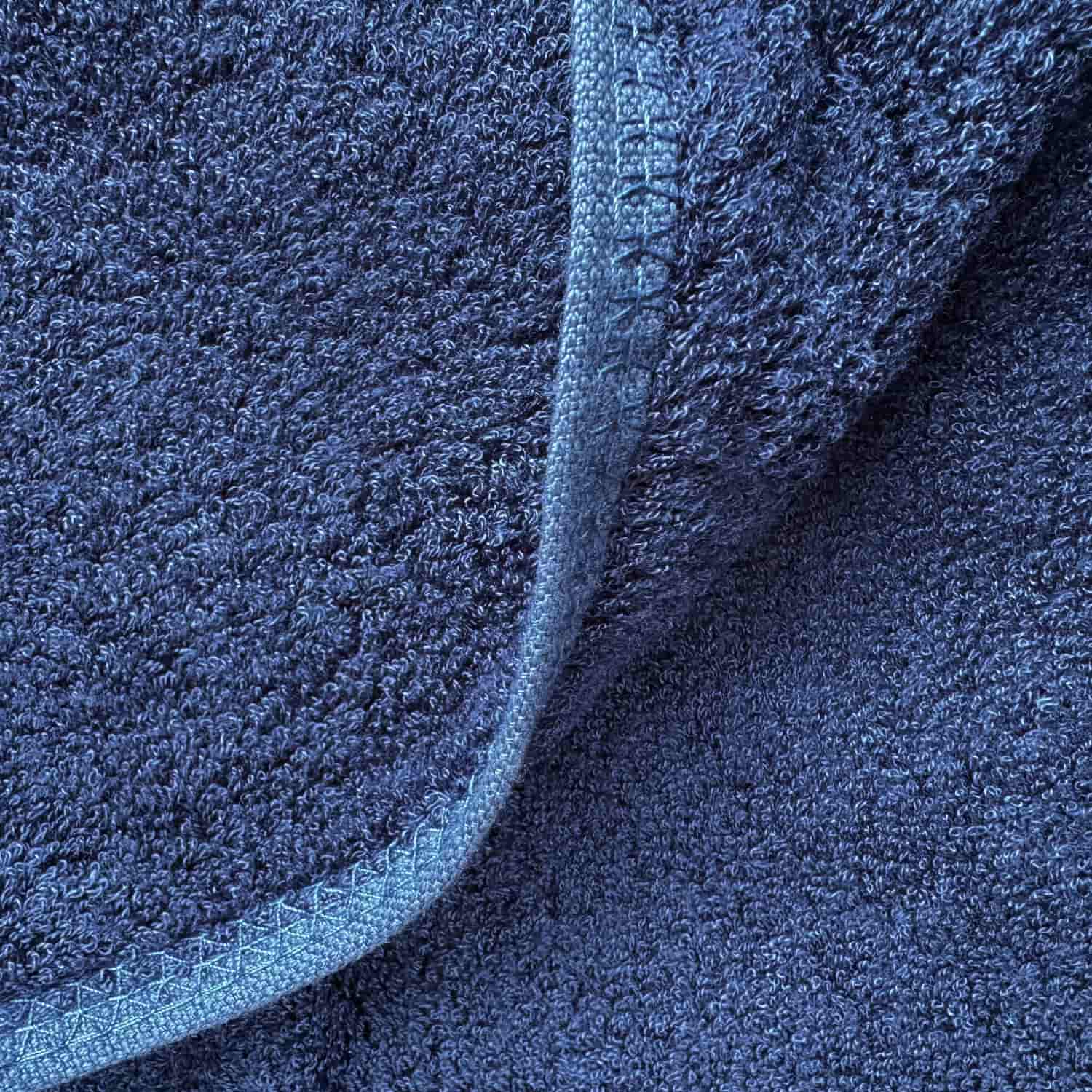 Alfombra de baño wabi-sabi azul con tejido de algodón texturizado, detalle de borde doblado, 50x90cm