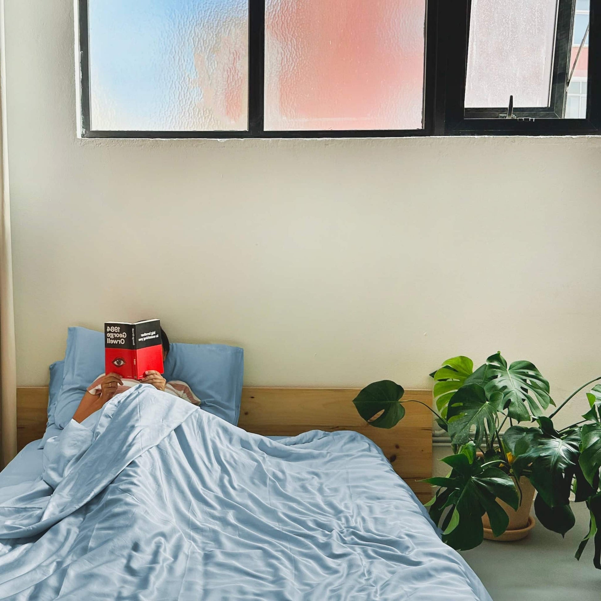 Whole bed with light blue bamboo duvet set – duvet and pillows, soft, breathable and sustainable