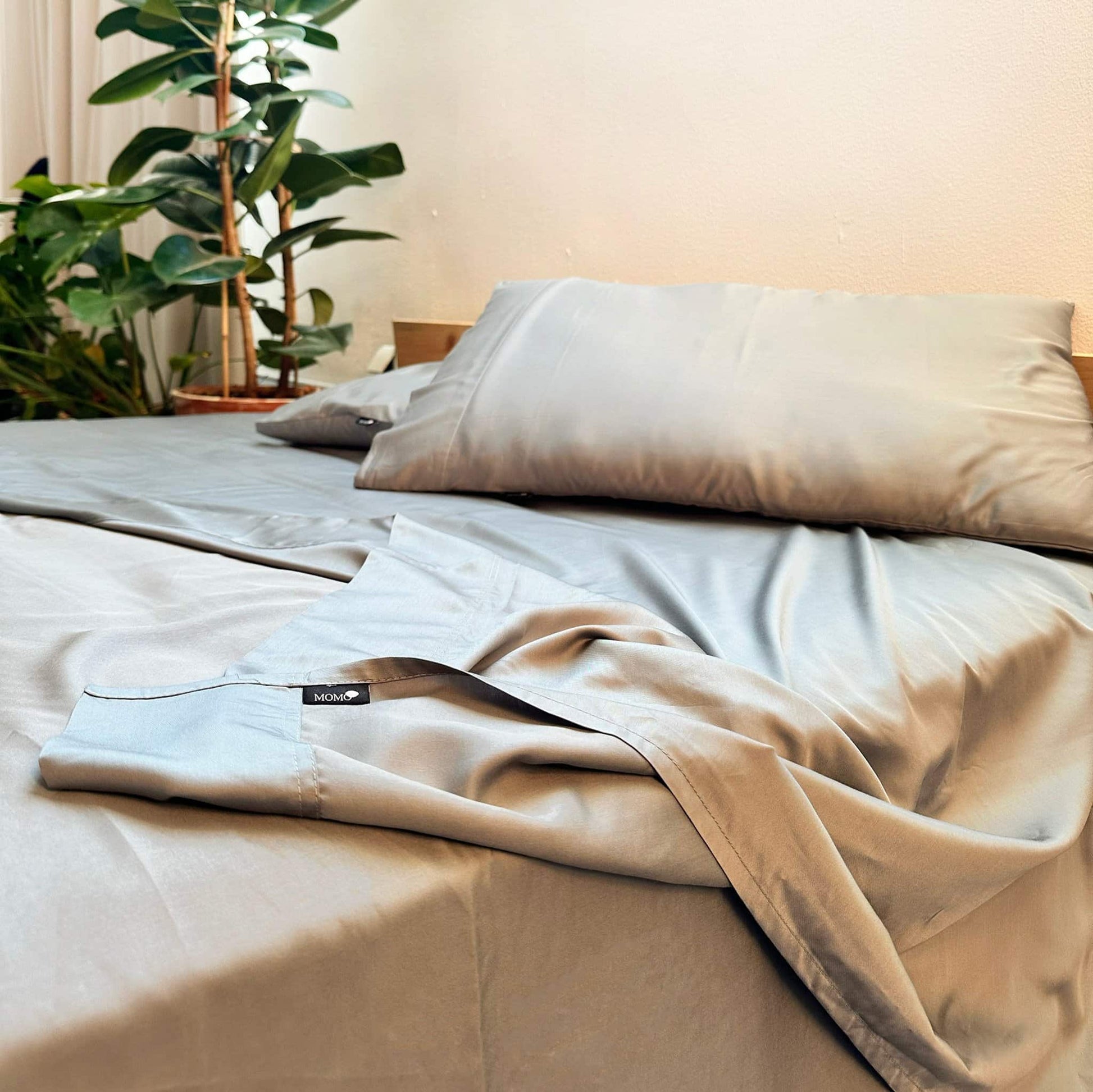 Grey bamboo flat sheet set – sheets and pillowcases, soft, breathable and sustainable bedding