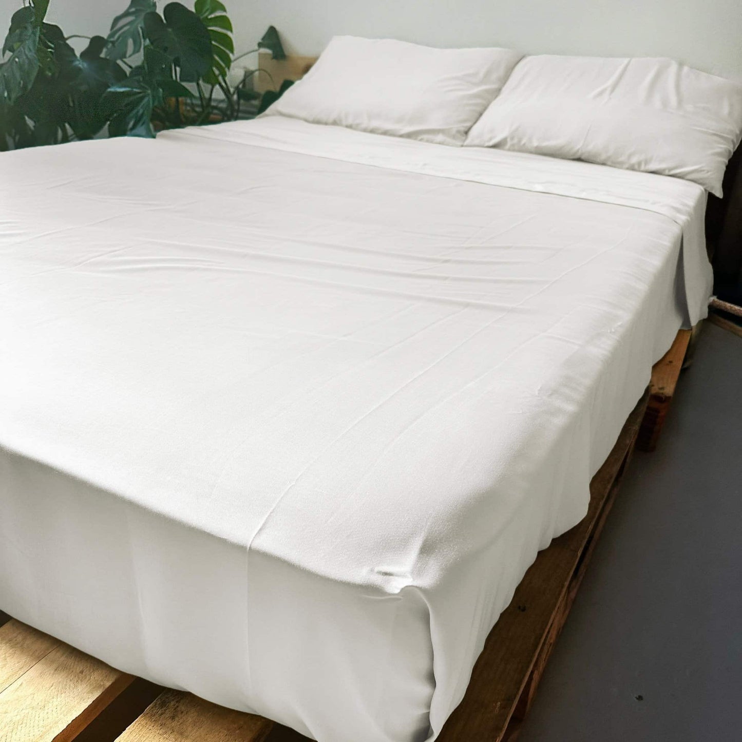 Flat white bamboo sheet set – soft, breathable and sustainable bedding for all seasons