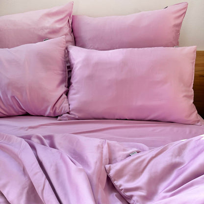 Full bed with lilac bamboo duvet set – duvet and pillows, soft, breathable and sustainable bedding