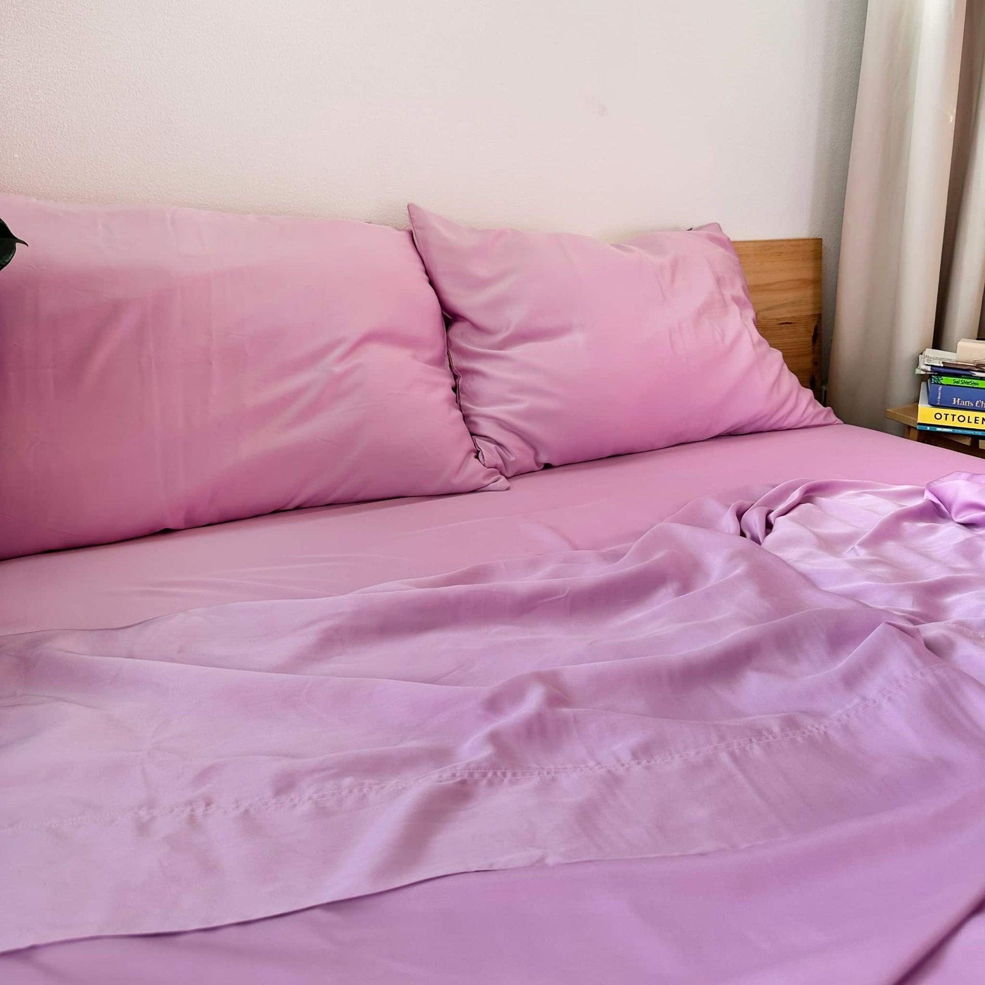 Full bed with lilac bamboo flat sheet set – sheets and pillowcases, soft, breathable and sustainable
