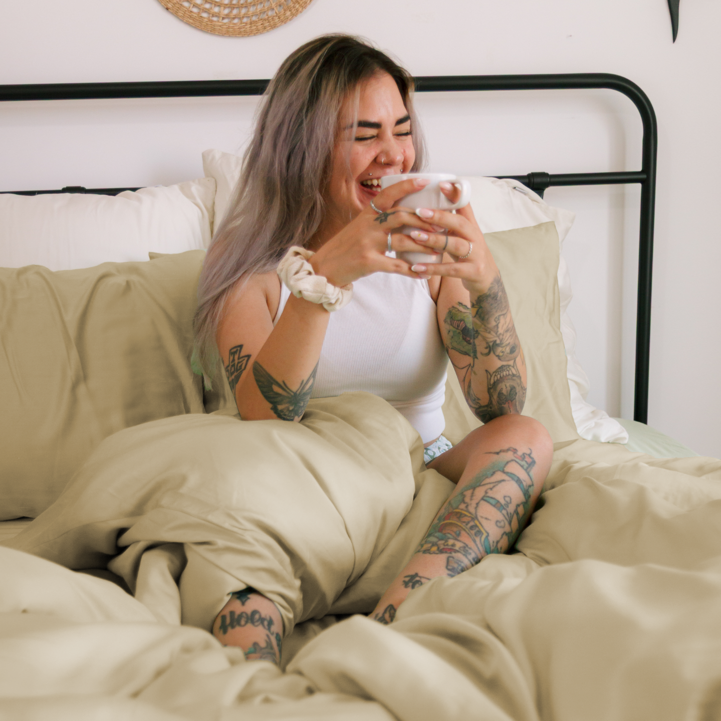 Capa de edredão bege e almofadas de bambu - macio, respirável e sustentável