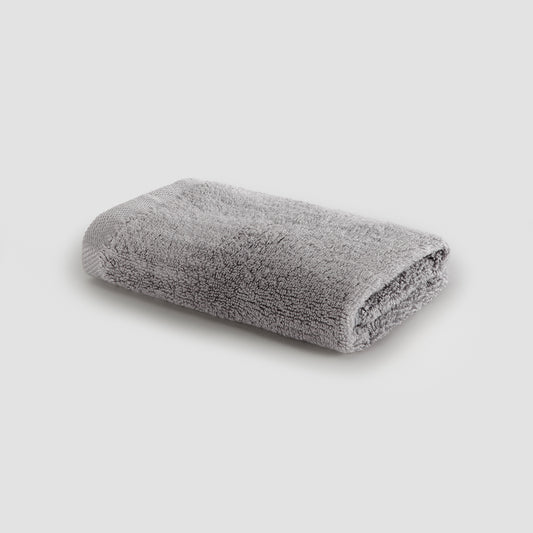 Toalha de mão cinzento em bambu da Momo Cotton – macia, absorvente, seca rápido e sustentável